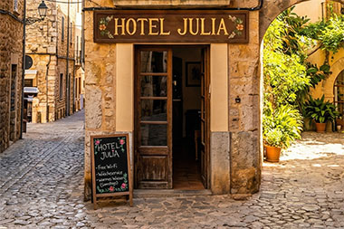 Hotel Julia - ein schmales Hotel mit 5 Stockwerken